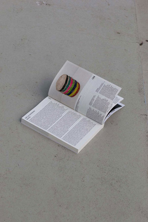 Fotografía del libro abierto en el epígrafe 44.